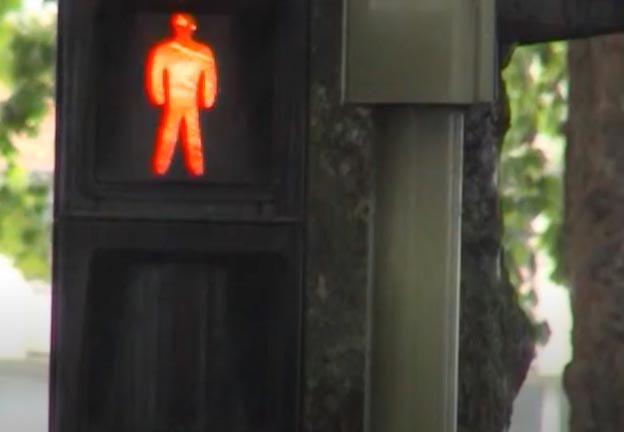 Semáforo en rojo_Retrato Video