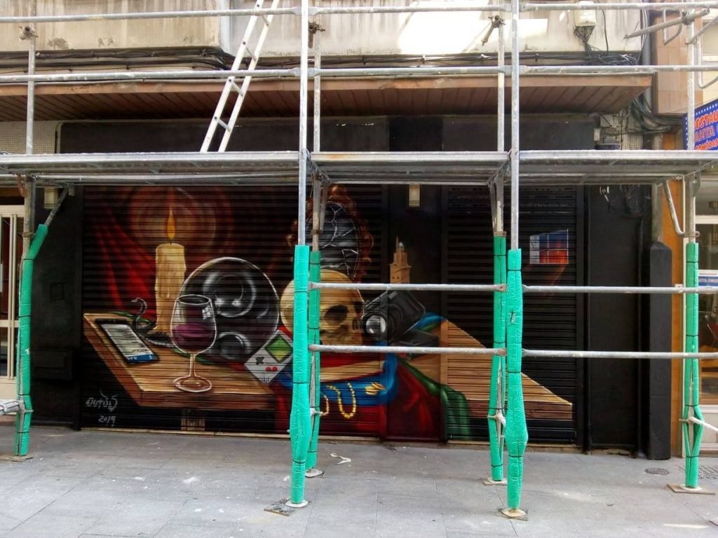 Mural fachada Bar 13 A Coruña_Outon