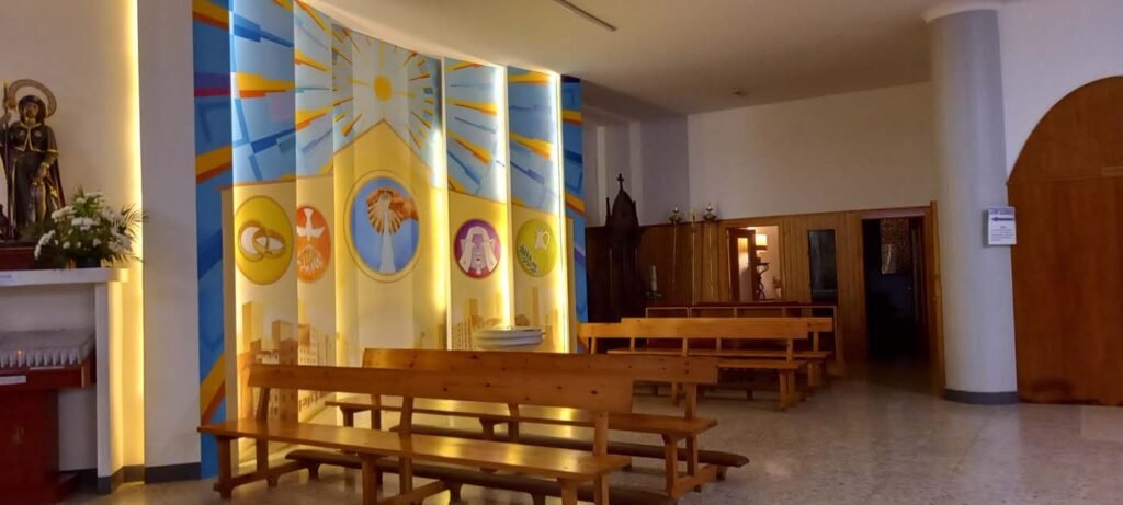 Iglesia-del-Carmen-Castros_Baptisterio_Pablo-Outon_lateral